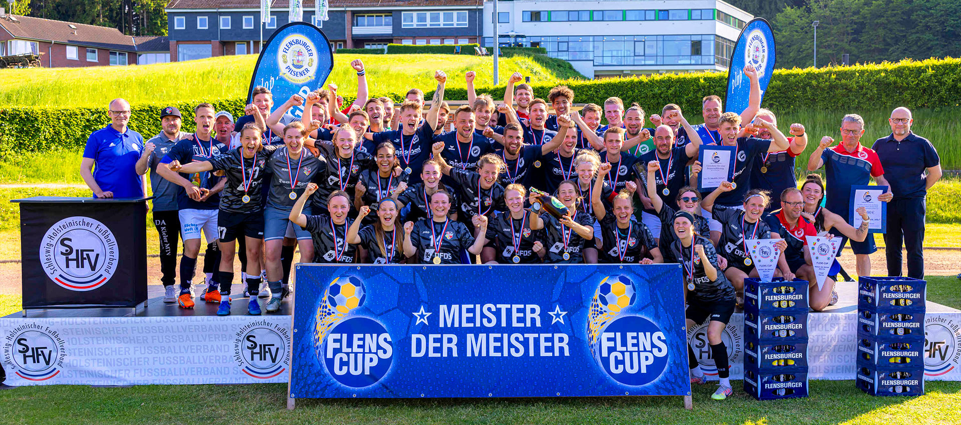 Gruppenbild der Siegermannschaften vom FLENS Cup Final Four 2024.